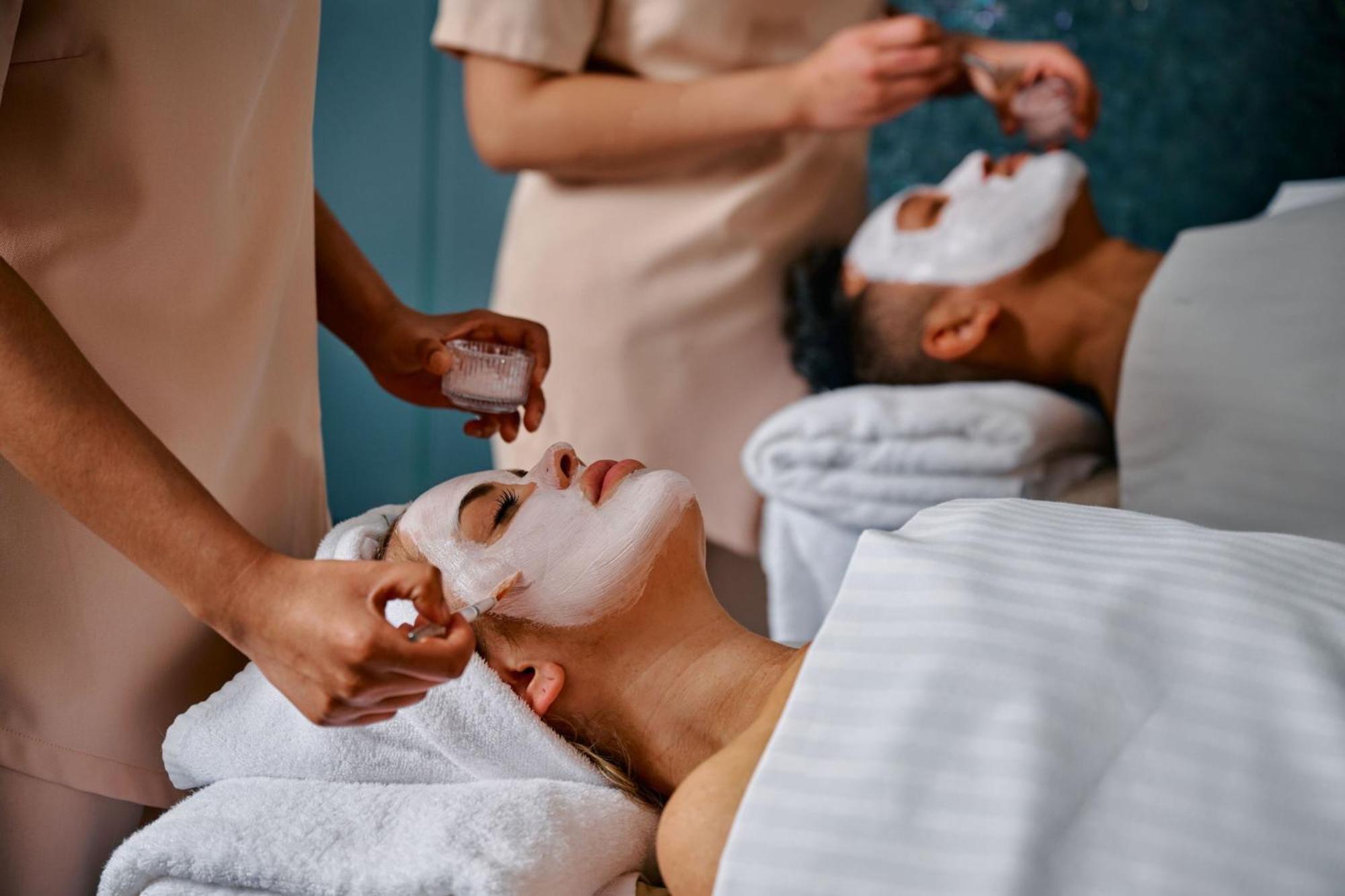 Sheraton Melbourne Hotel Εξωτερικό φωτογραφία A facial treatment