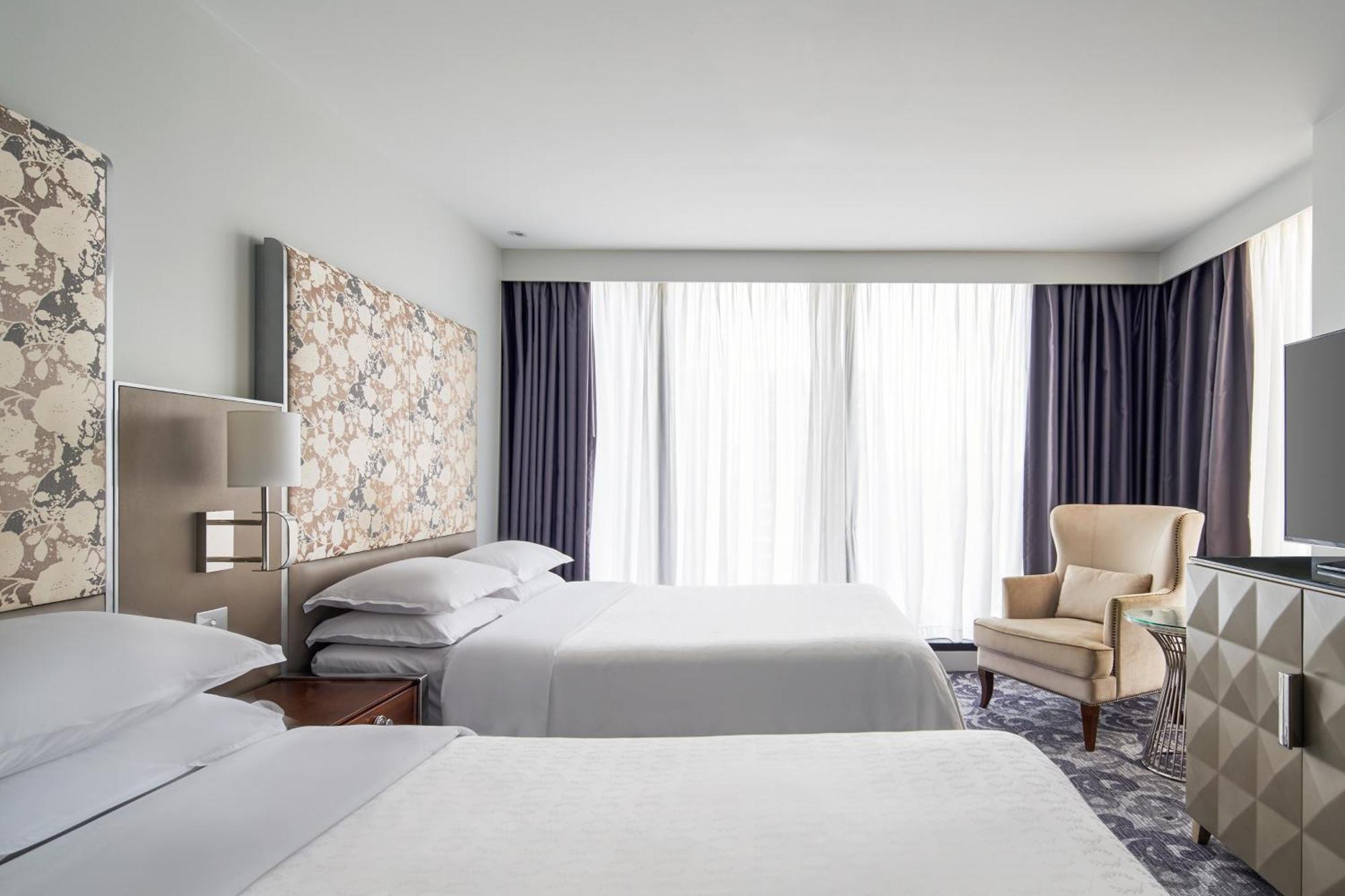 Sheraton Melbourne Hotel Εξωτερικό φωτογραφία A bedroom at the hotel
