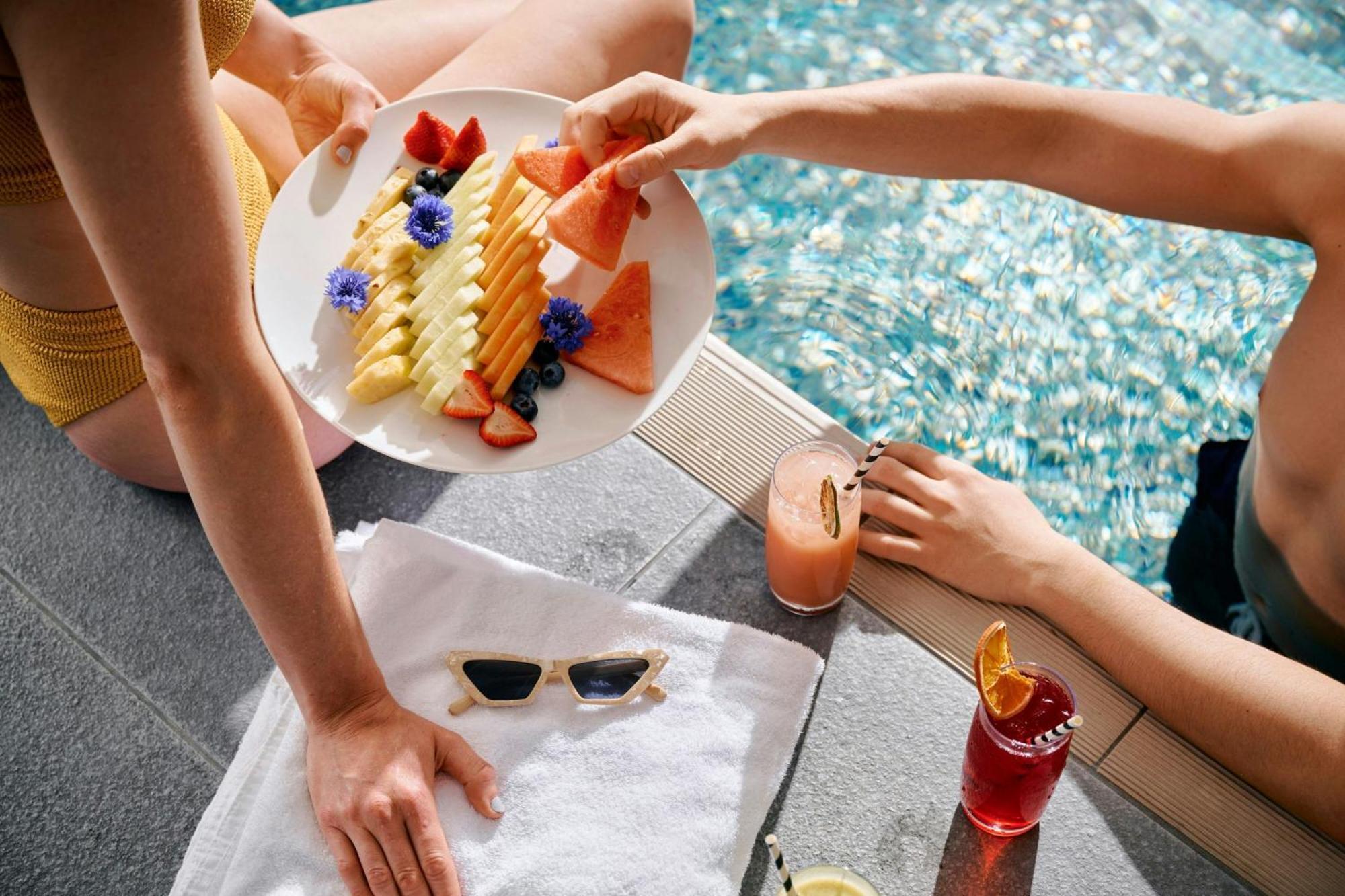 Sheraton Melbourne Hotel Εξωτερικό φωτογραφία Poolside service